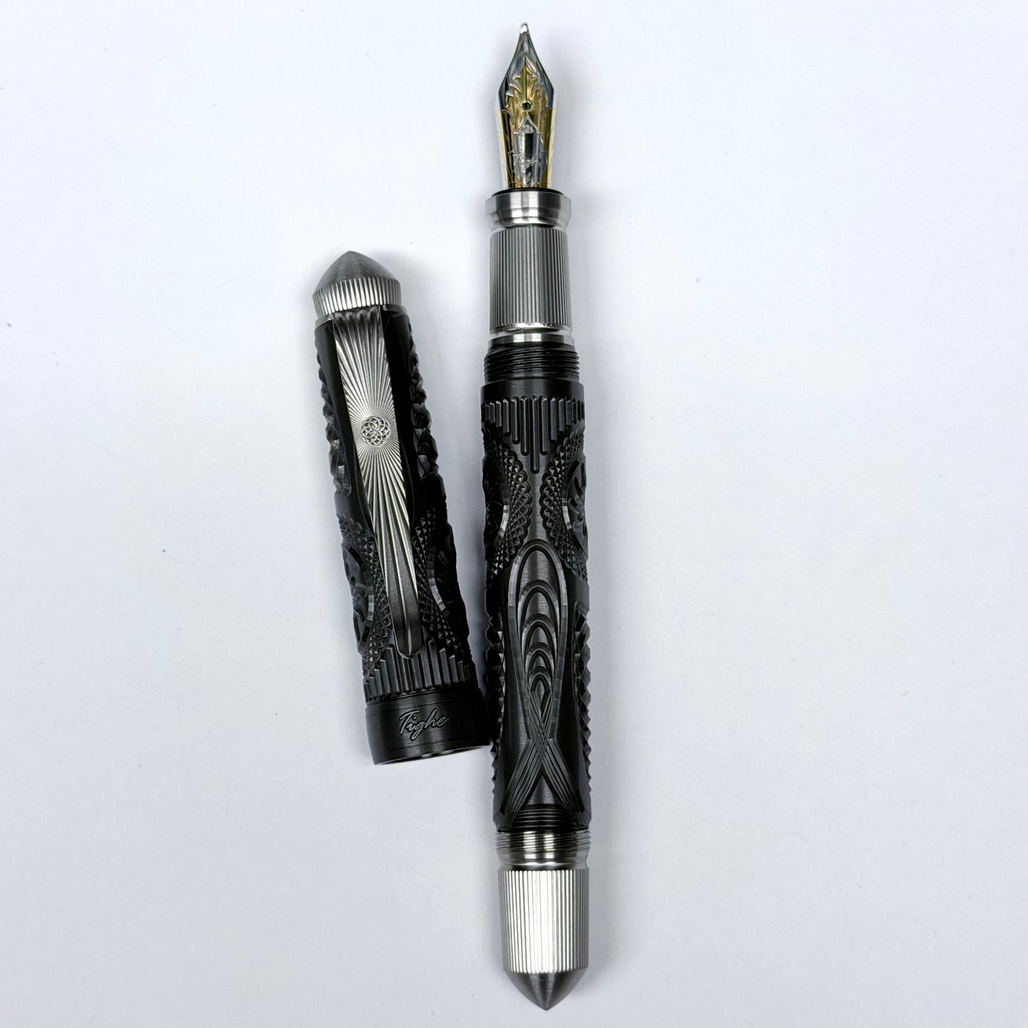 Victorian Zirconium Fountain Pen – 18K Gold Two-Tone Nib