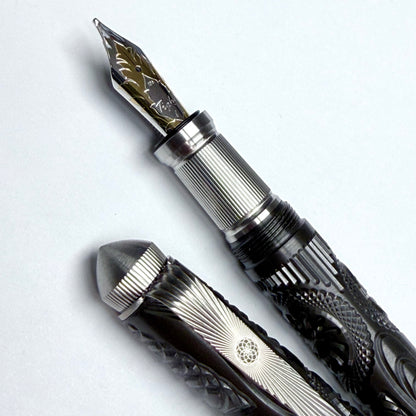Victorian Zirconium Fountain Pen – 18K Gold Two-Tone Nib